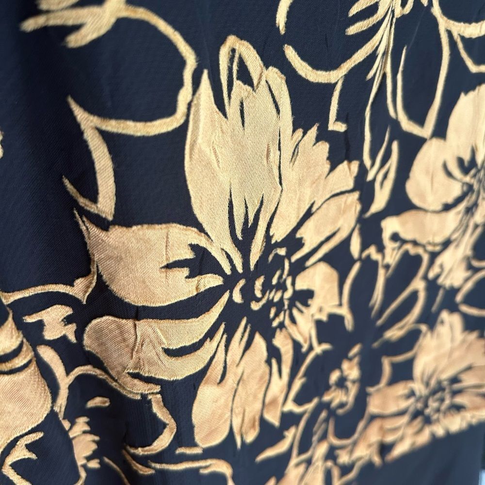 Elegant Black and Gold Floral Women's Blouse XL Hi Low - Picture 7 of 16